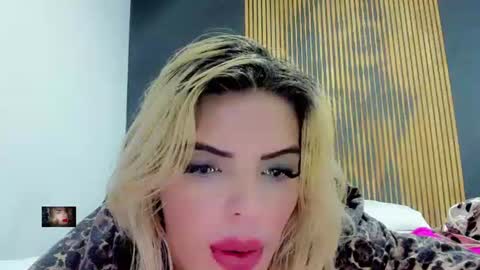 Snapshot of xthesexyboyx chatting on July 2026 10:08:02 AM Femboy Exotic online show from July 2026 10:08:02 AM