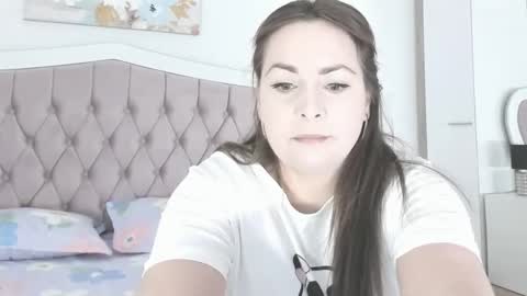 Elvira online show from April 2026 05:46:02 AM