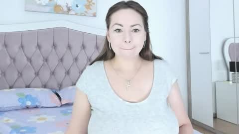 Elvira online show from April 2026 05:57:01 AM