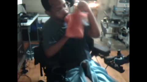 xxxonwheelz online show from November 2025 01:28:02 AM