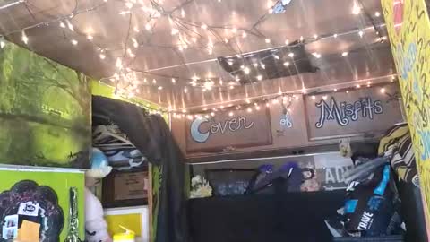 Snapshot of xxxqueenmandydickenz chatting on November 2025 11:47:02 PM XXXQueenMandyDickenz online show from November 2025 11:47:02 PM
