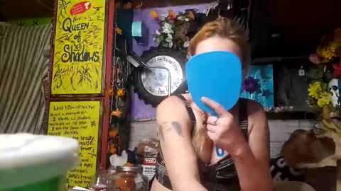Snapshot of xxxqueenmandydickenz chatting on February 2026 02:10:01 AM XXXQueenMandyDickenz online show from February 2026 02:10:01 AM