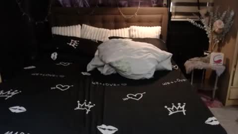 Angela online show from February 2026 08:37:02 AM