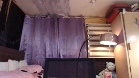 Angela online show from April 2026 01:39:01 AM