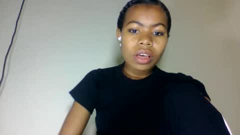 yannick_01 online show from June 2026 03:55:01 PM
