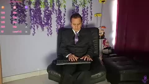 Snapshot of yazflor chatting on June 2026 01:23:02 PM Hazzan y Greisy online show from June 2026 01:23:02 PM