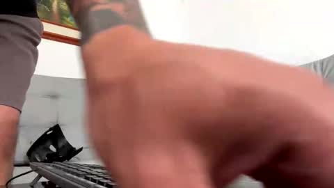 yeisongomezz online show from April 2026 07:16:01 PM