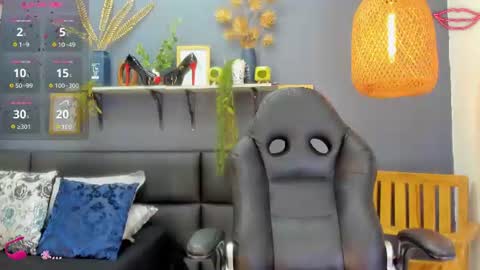Snapshot of yessika_parker chatting on July 2026 08:43:01 AM yessika_parker online show from July 2026 08:43:01 AM