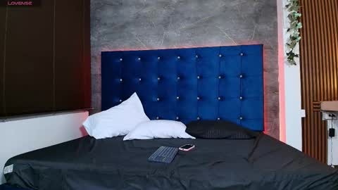  YIN  YANG  online show from September 2025 02:04:02 AM