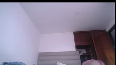 Snapshot of yinn_silver chatting on June 2026 11:32:02 AM Yiny online show from June 2026 11:32:02 AM