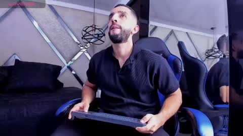 Yiyo online show from April 2026 04:29:01 AM