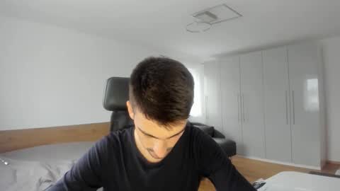 yoda130305 online show from November 2025 02:59:02 PM