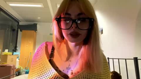 Lilith online show from March 2026 07:19:01 PM