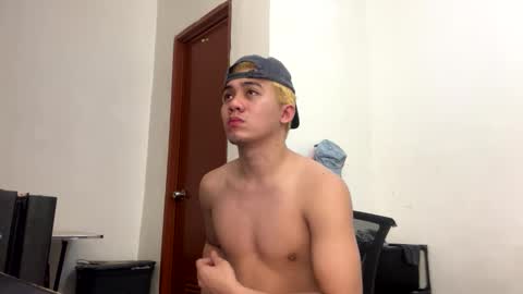 Cyrus online show from April 2026 07:05:01 PM