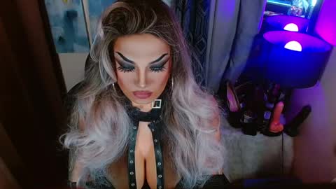 QUEEN MADISON  online show from May 2026 02:46:02 PM