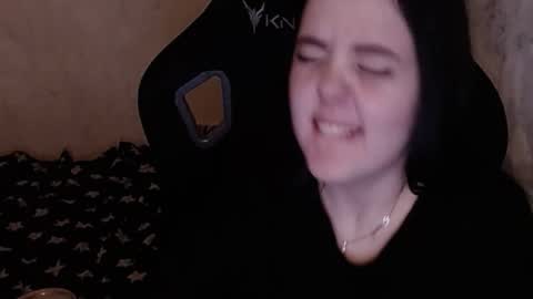 your_8a8y online show from December 2024 06:20:02 PM