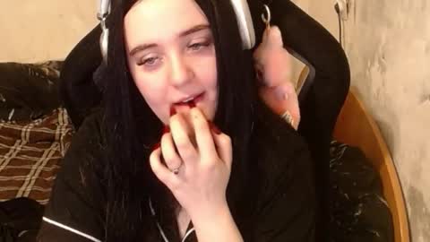 your_8a8y online show from September 2025 04:31:02 PM