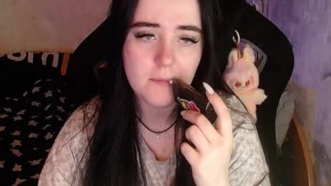 your_8a8y online show from December 2025 02:41:02 AM