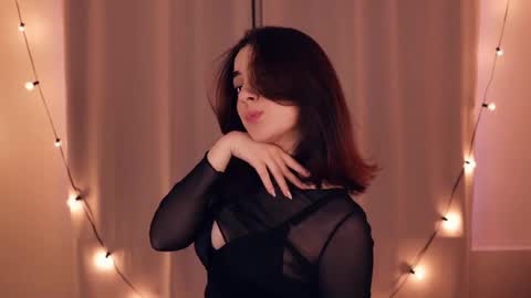 Luna online show from February 2025 06:33:01 AM