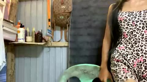 sexylady online show from December 2025 05:45:02 AM