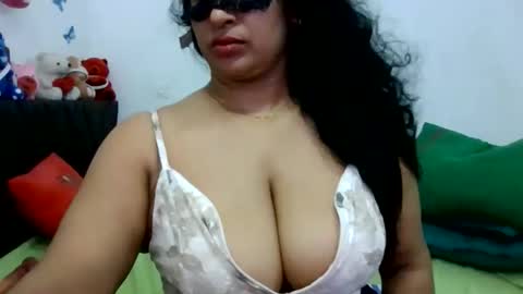 Snapshot of yourashawari chatting on June 2026 05:07:01 AM yourashawari online show from June 2026 05:07:01 AM