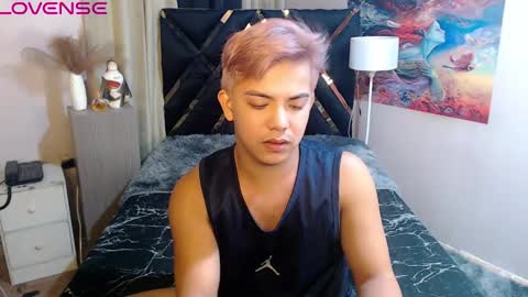 Snapshot of yourasian_bradley chatting on October 2025 06:32:01 PM yourasian_bradley online show from October 2025 06:32:01 PM