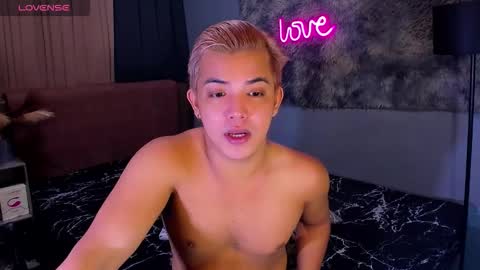 Snapshot of yourasian_bradley chatting on November 2025 04:20:01 PM yourasian_bradley online show from November 2025 04:20:01 PM