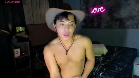 Snapshot of yourasian_bradley chatting on January 2026 04:26:01 AM yourasian_bradley online show from January 2026 04:26:01 AM