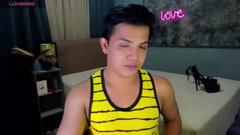 Snapshot of yourasian_bradley chatting on January 2026 10:14:02 PM yourasian_bradley online show from January 2026 10:14:02 PM