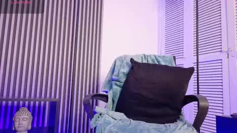 Selena online show from November 2025 10:04:01 AM