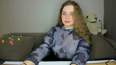 yourgem__ online show from May 2026 07:10:01 PM