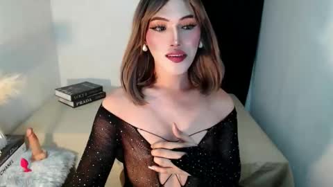 Snapshot of yournaughtykendal chatting on May 2026 11:43:02 PM TIFFANY SUCKING QUEEN online show from May 2026 11:43:02 PM