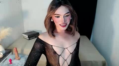 Snapshot of yournaughtykendal chatting on May 2026 02:12:01 PM TIFFANY SUCKING QUEEN online show from May 2026 02:12:01 PM
