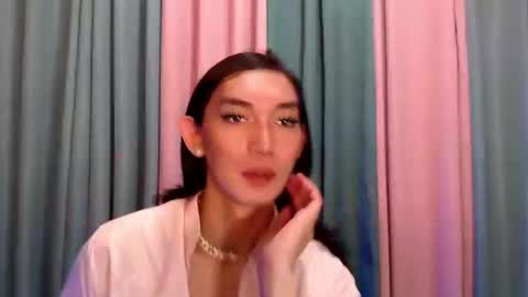 QueenLuci online show from November 2025 11:47:02 AM