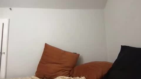 YoursTrulyBella online show from April 2026 02:12:02 AM