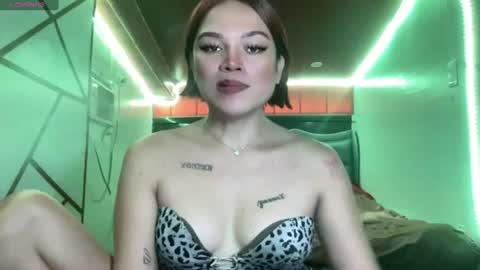 Snapshot of yourwildestdreamgirl chatting on June 2026 04:53:02 AM ANDREA online show from June 2026 04:53:02 AM