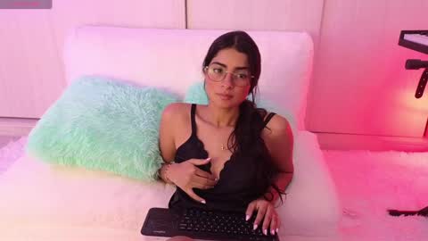 Yurani online show from December 2024 10:24:01 PM