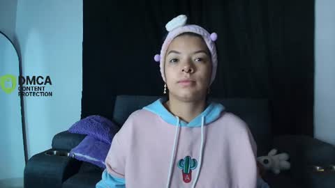 Snapshot of yungelitamor_ chatting on June 2026 04:57:01 AM ELITA online show from June 2026 04:57:01 AM