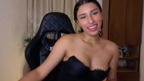 yuzii Im new to these pages so I hope you guys are kind to me. online show from March 2026 02:04:02 AM