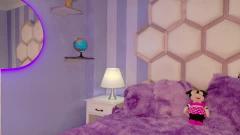 yvi online show from April 2026 11:48:01 AM