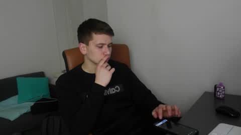 ZACK GILLIAN online show from May 2026 07:31:01 PM