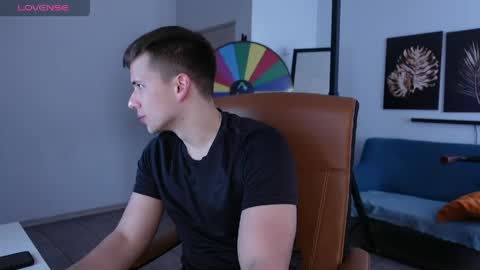 ZACK GILLIAN online show from May 2026 04:47:01 PM
