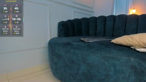 Zafiro  online show from April 2026 07:37:01 PM