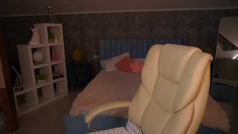 Zafiramoonn online show from April 2026 12:15:01 PM