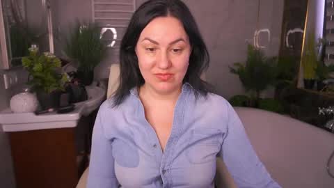 Zafiramoonn online show from April 2026 12:43:01 PM