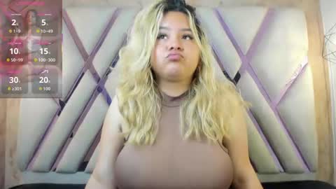 Snapshot of zafiro_claire chatting on June 2026 03:36:01 PM Claire online show from June 2026 03:36:01 PM