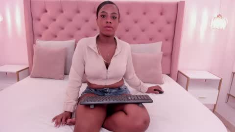 Snapshot of zahara_jones chatting on April 2026 11:27:01 AM zahara_jones online show from April 2026 11:27:01 AM