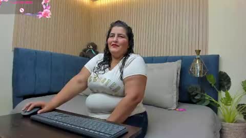 Snapshot of zara_milf_ chatting on July 2026 12:22:02 PM zara online show from July 2026 12:22:02 PM