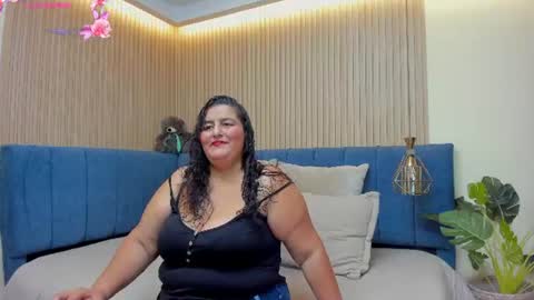 Snapshot of zara_milf_ chatting on July 2026 12:32:02 PM zara online show from July 2026 12:32:02 PM
