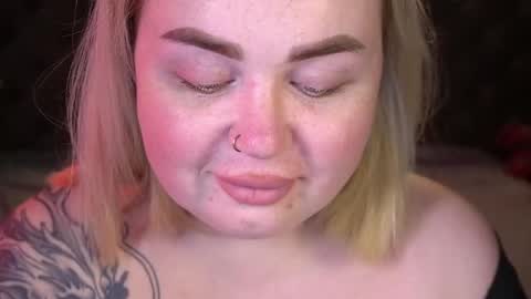 Lola online show from April 2026 07:49:01 PM